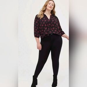 Torrid Georgette Bow Tie Peasant Blouse Lips 4XL